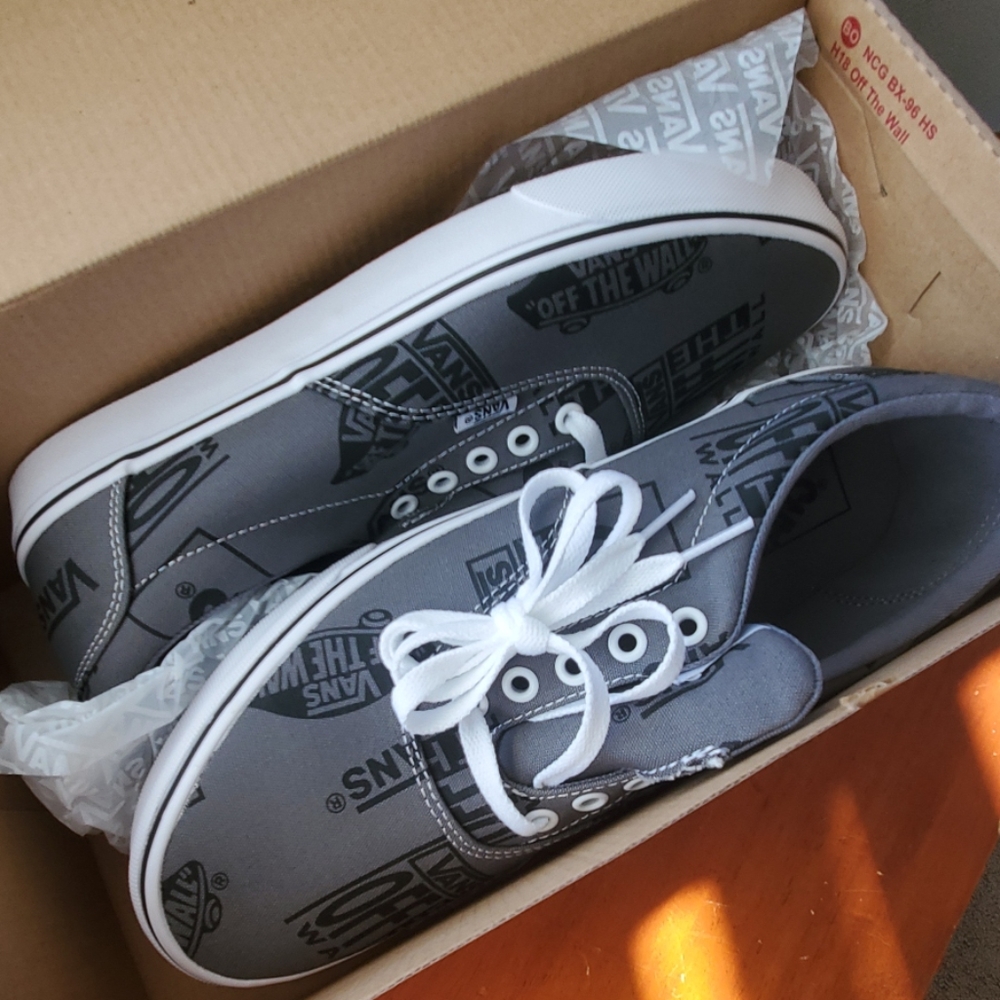 Men's Vans Logo Mix